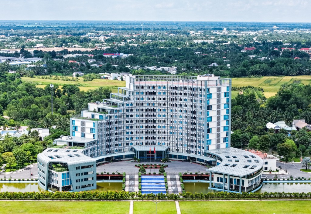 Ủy ban nhân dân tỉnh Vĩnh Long